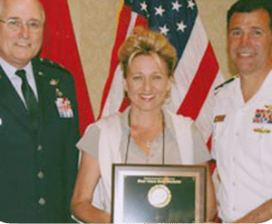 Renau awarded gold medal by Department of Defense